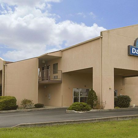 Days Inn By Wyndham מורהד מראה חיצוני תמונה