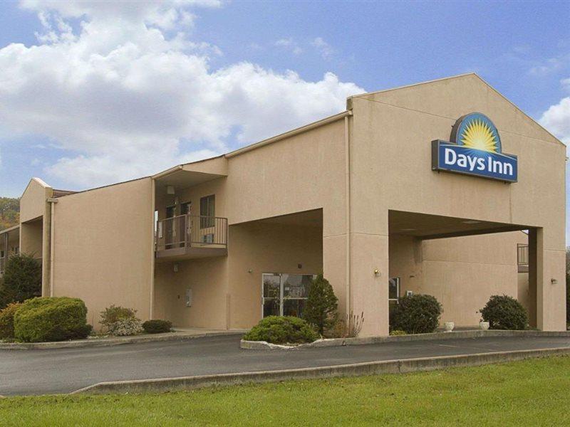Days Inn By Wyndham מורהד מראה חיצוני תמונה
