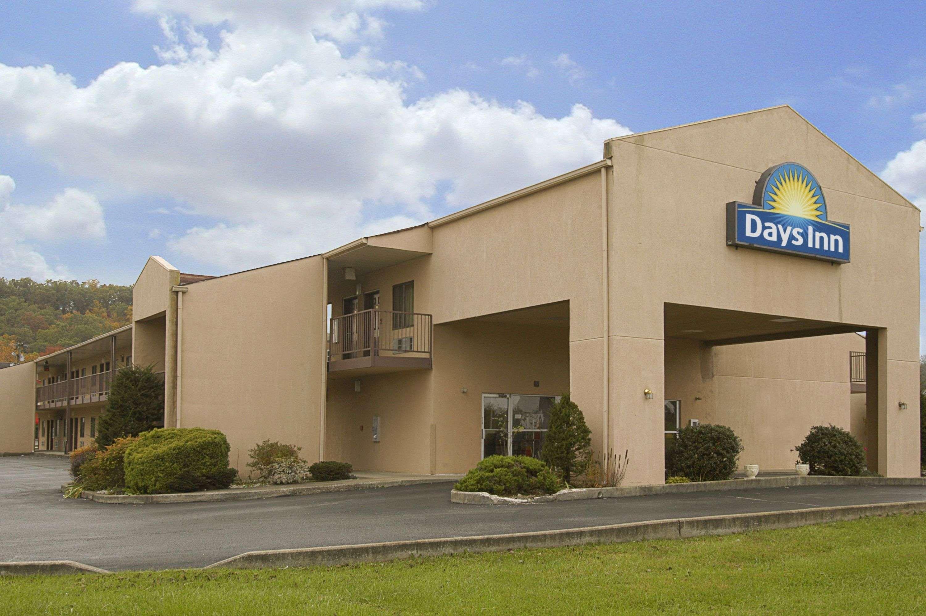 Days Inn By Wyndham מורהד מראה חיצוני תמונה