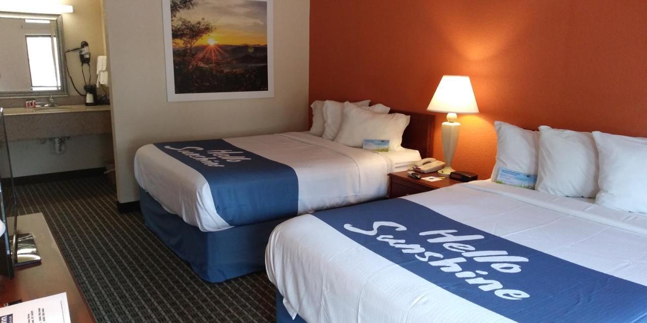 Days Inn By Wyndham מורהד מראה חיצוני תמונה