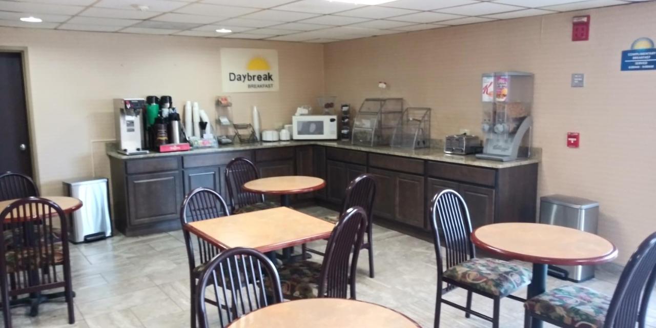 Days Inn By Wyndham מורהד מראה חיצוני תמונה