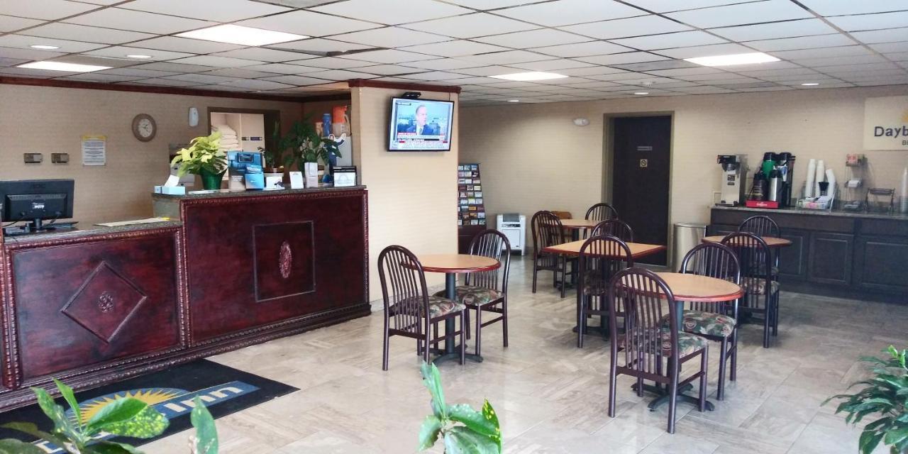 Days Inn By Wyndham מורהד מראה חיצוני תמונה