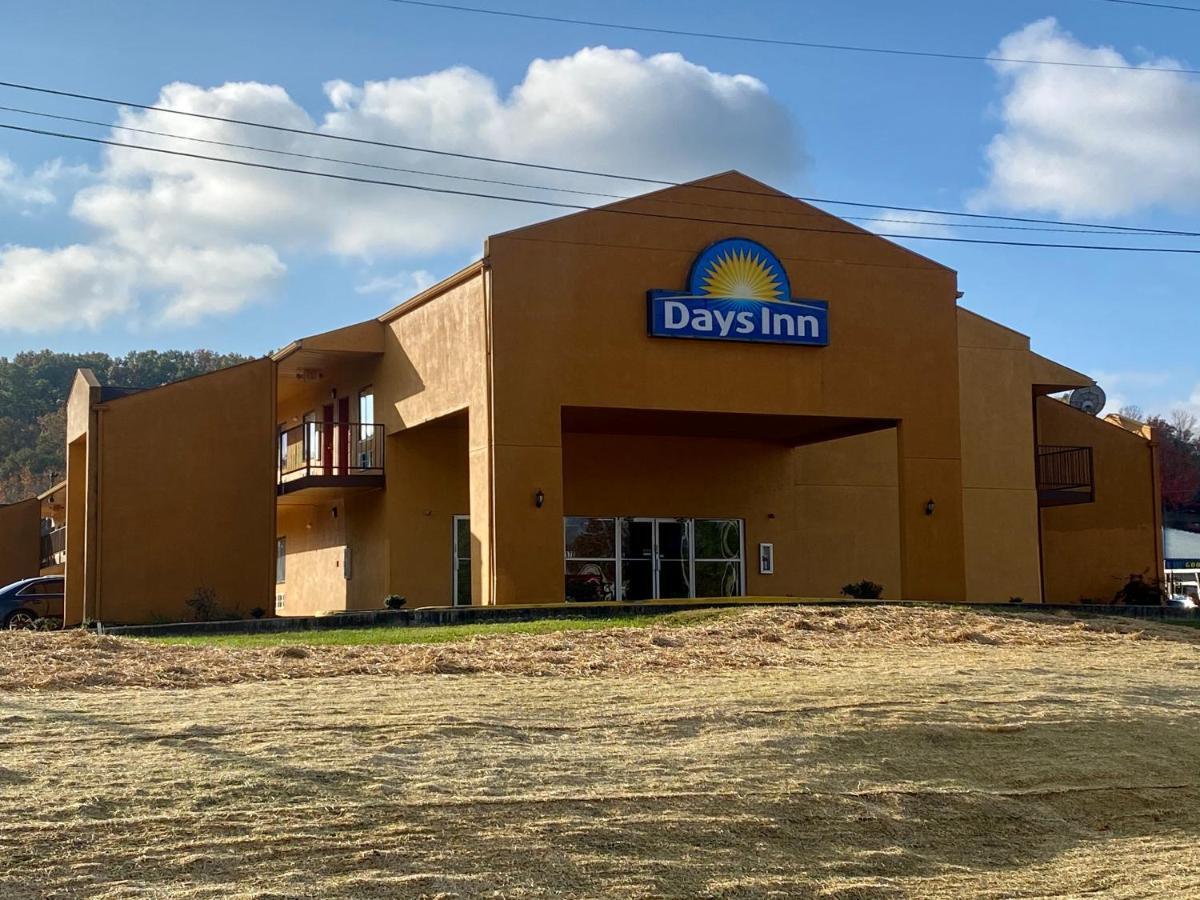 Days Inn By Wyndham מורהד מראה חיצוני תמונה